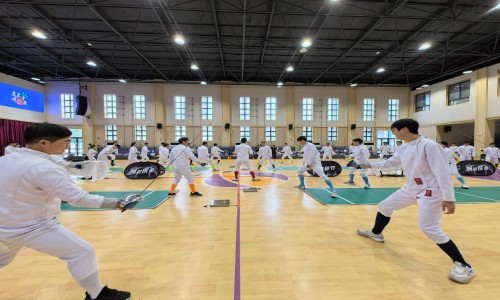 某鎮(zhèn)人才辦與工商聯(lián)舉辦擊劍團建活動